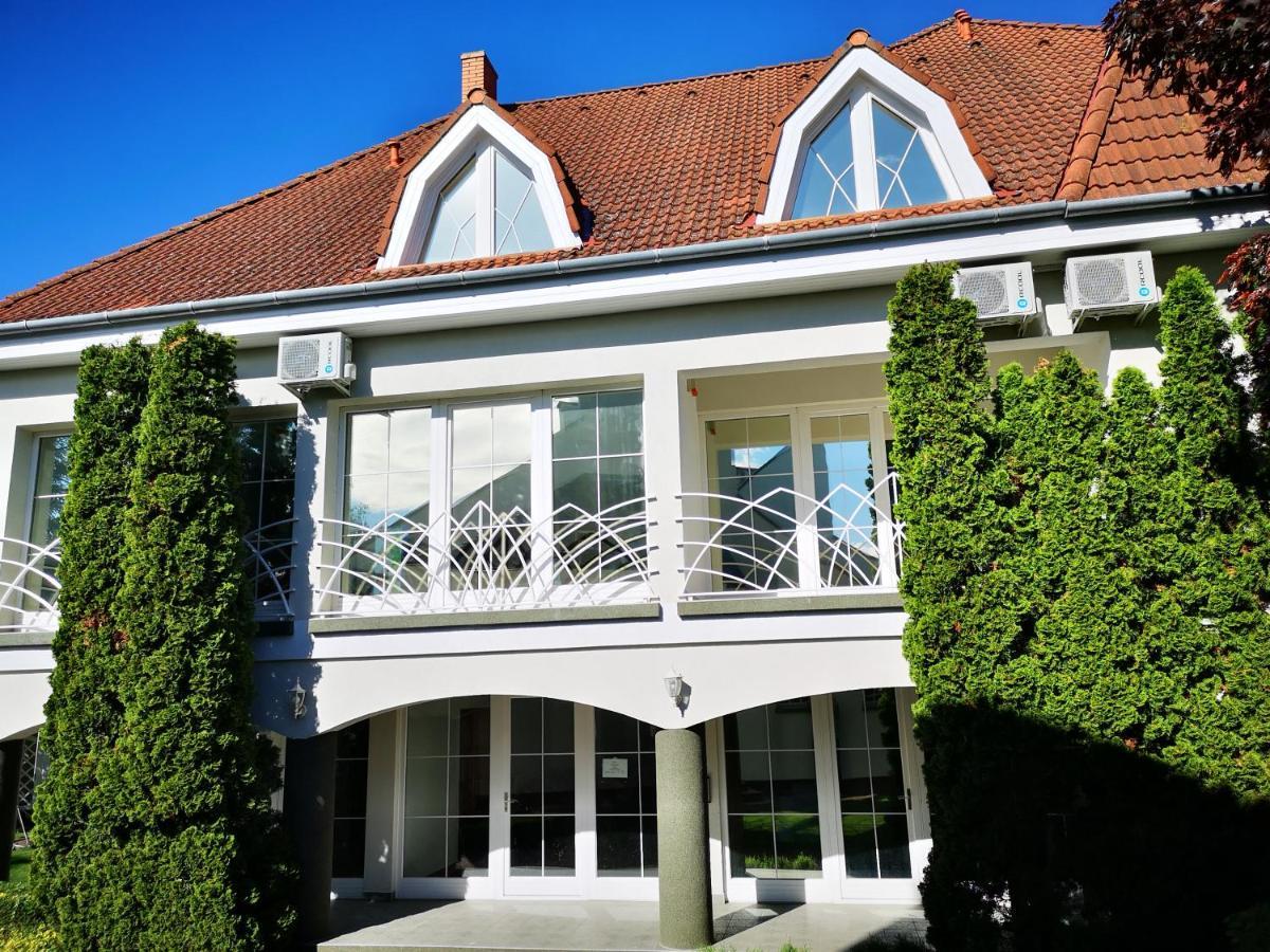 Gyorfi Apartmanhaz Zamárdi Eksteriør billede